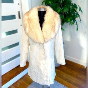Gallery Cream Coat with faux fur collar- Medium